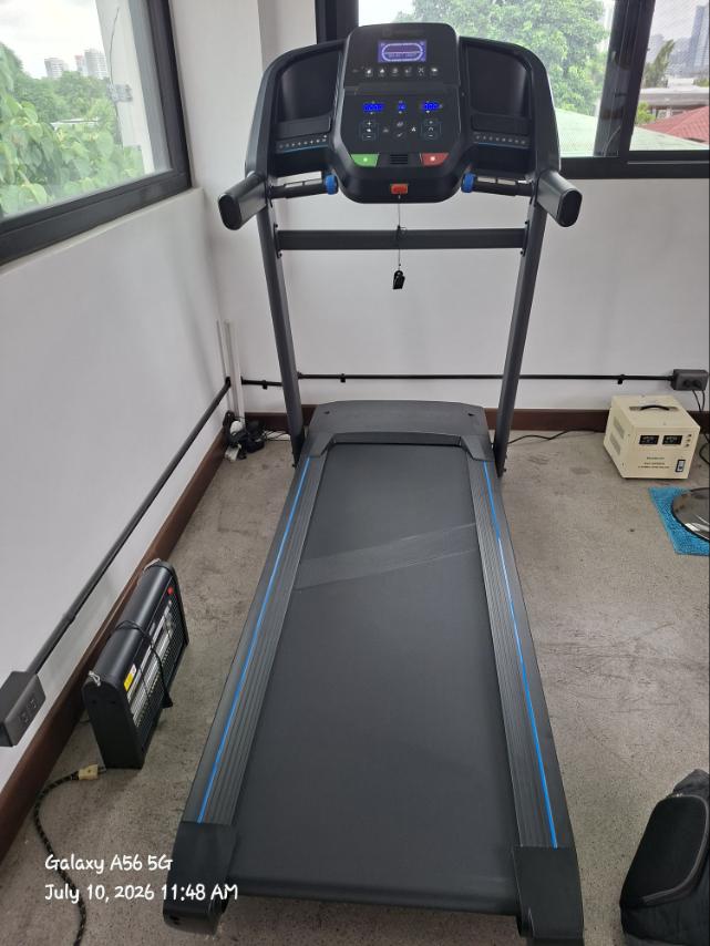 J*****